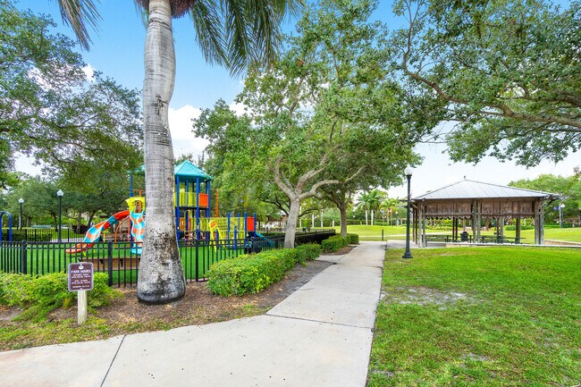 Building Photo - 126 Sparrow Dr