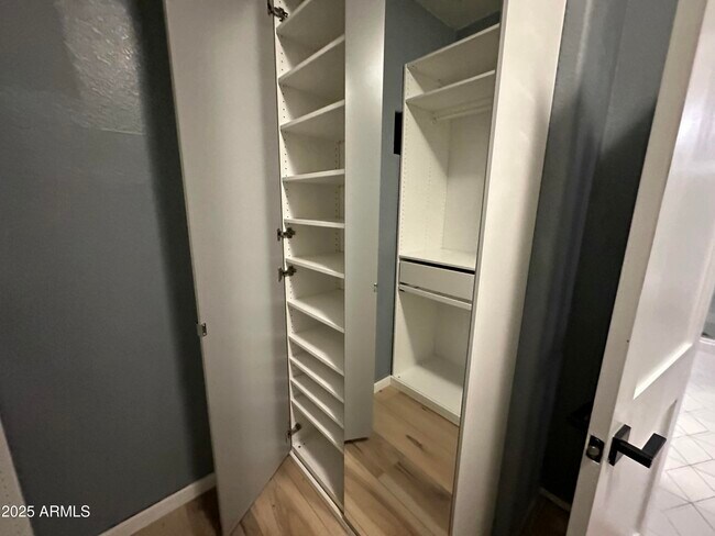 Building Photo - 3533 E Flower St