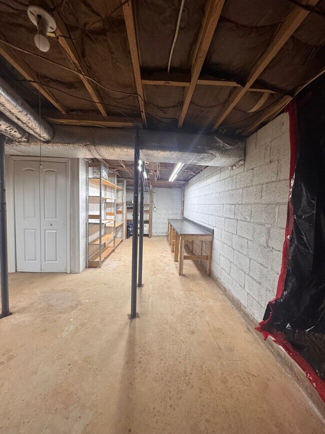 Building Photo - Spacious Brick Ranch on 3 Private Acres in Commerce