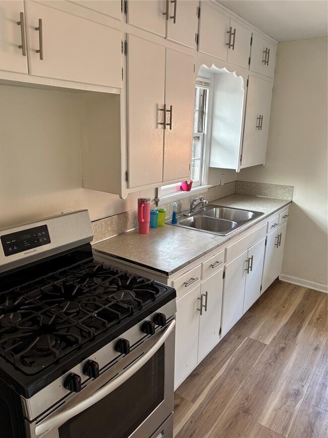 Building Photo - 1324 Dorchester Dr