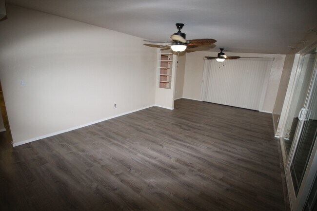 Building Photo - 7932 E Rosewood St