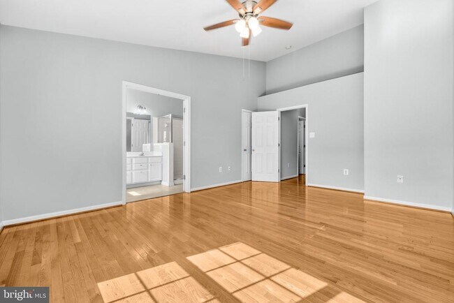 Building Photo - 6687 Roderick Loop