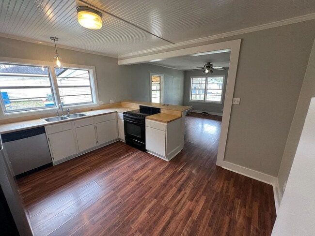 Building Photo - 142 Mimosa Pl