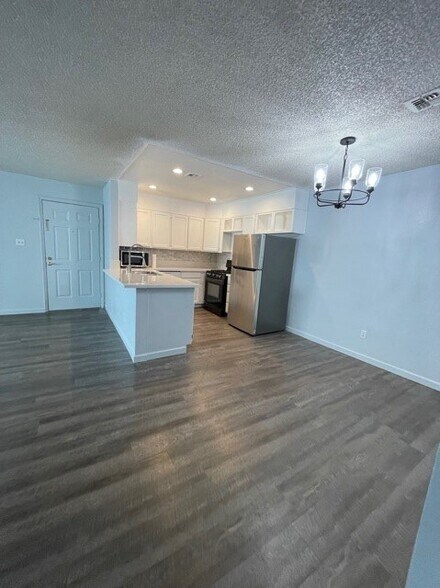 Building Photo - 1406 Santa Margarita St