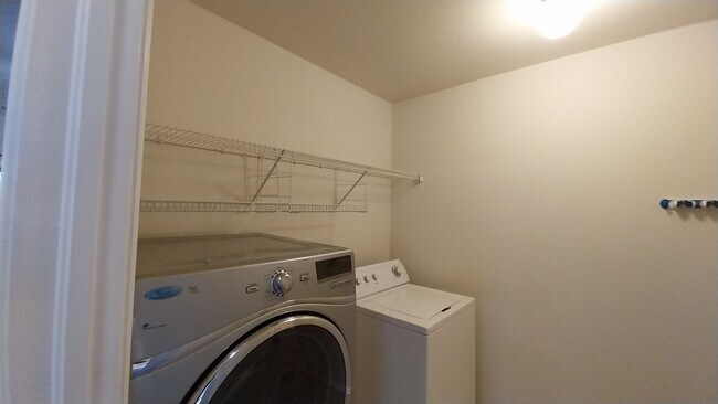 Building Photo - 18116 Viento Dr