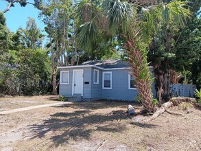 Building Photo - 2/1 home for rent - Come see before it is ...