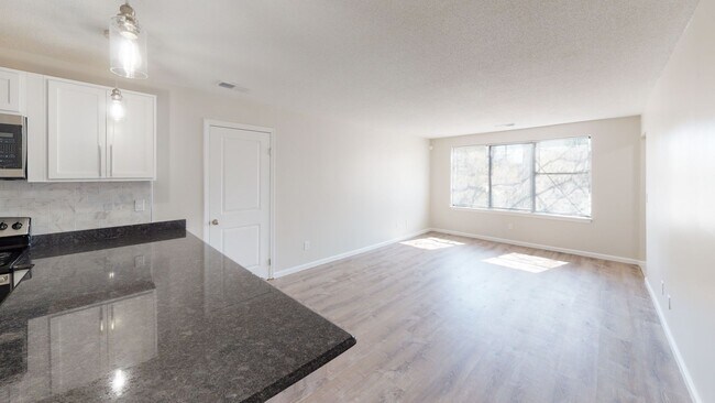 Building Photo - Free Months Rent! Beautiful 1-Bedroom West...