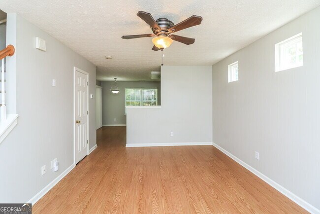 Building Photo - 103 Oak Grove Pl
