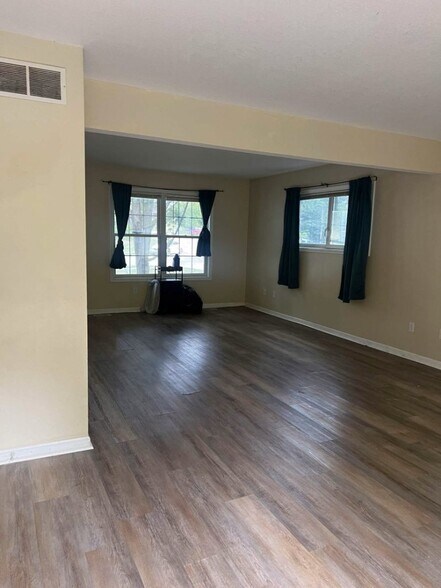 Building Photo - 5328 Godas Cir