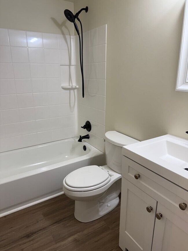 Building Photo - Renovated Apartments on Main Street in Myersville