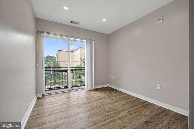 Building Photo - 1516 Marion Barry Ave SE