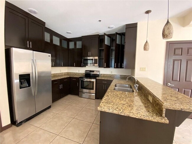 Building Photo - 31 W Daffodil Ave