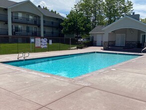 Building Photo - Fantastic Orem Condo