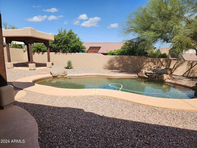 Building Photo - 15452 Chicory Dr