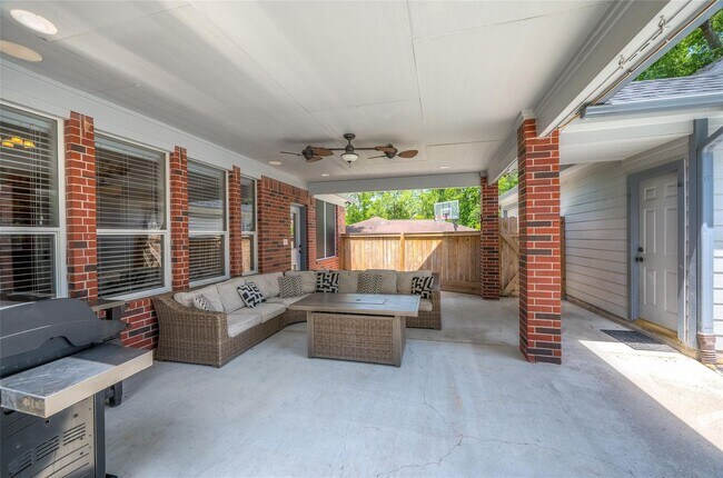 Building Photo - 29518 Timber Trail St