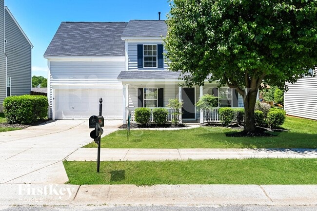 Building Photo - 8121 Chatham Oaks Dr