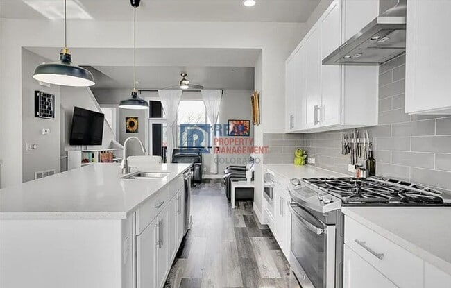 Building Photo - 7040 W Alaska Dr