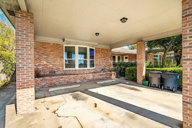 Building Photo - 4304 SW Loop 820