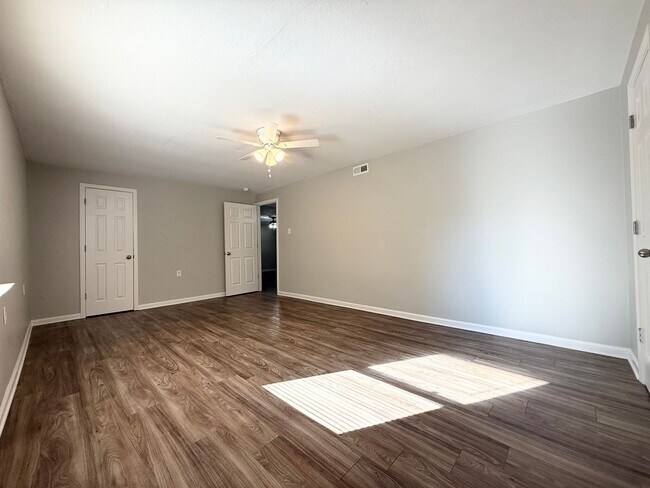 Building Photo - 3711 Bowers St