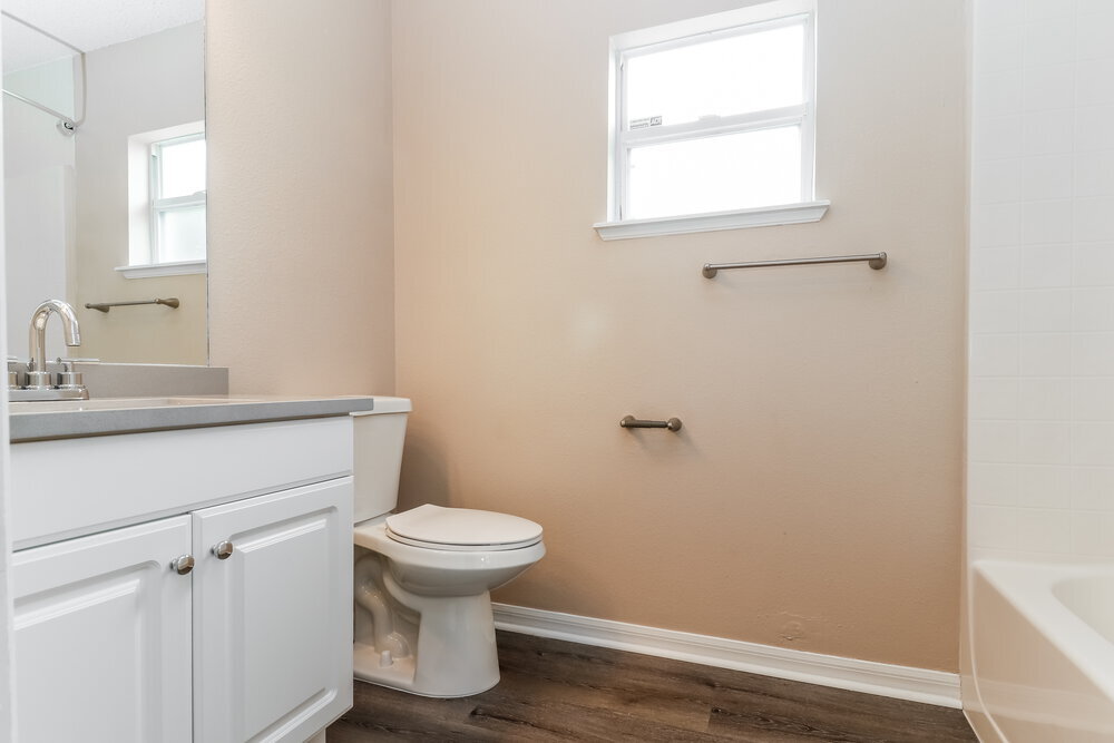 Building Photo - 14017 Tudor St