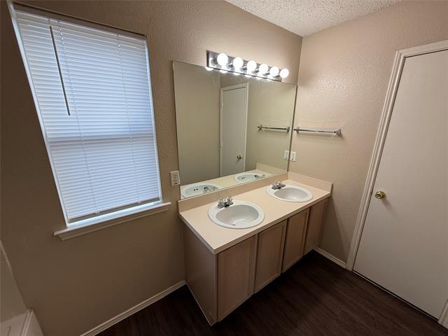 Building Photo - 135 Quail Run Dr