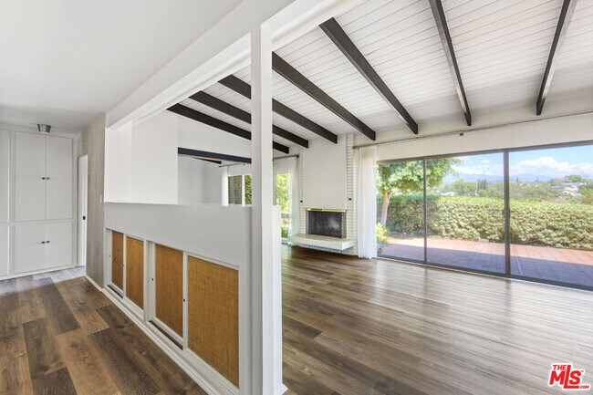 Building Photo - 3582 Verdugo Vista Terrace