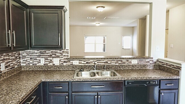 Building Photo - 10510 Pine Landing Dr