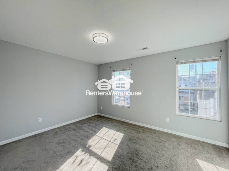 Building Photo - 1900 County St