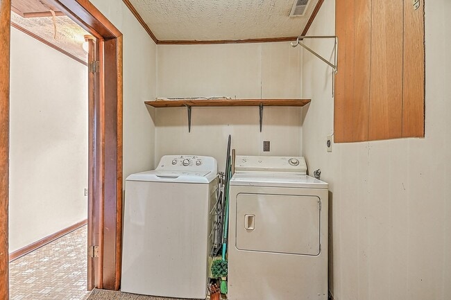 Building Photo - 2980 Afton Rd