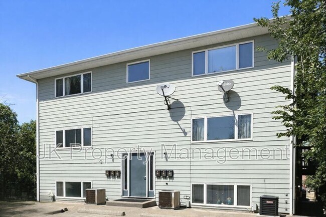 Building Photo - 1815 8th Ave N