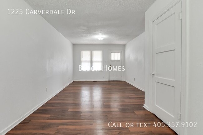 Building Photo - 1225 Carverdale Dr