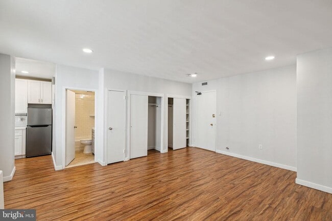 Building Photo - 135 S 19th St