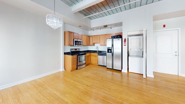Building Photo - Modern 1 BR w/ SS appliances at The Lofts ...