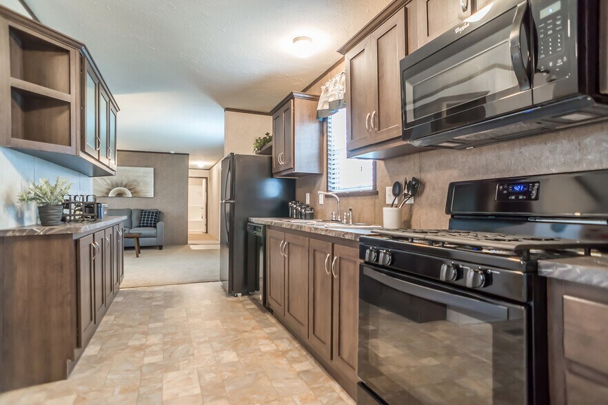 Building Photo - 2251 Wellington Green Dr