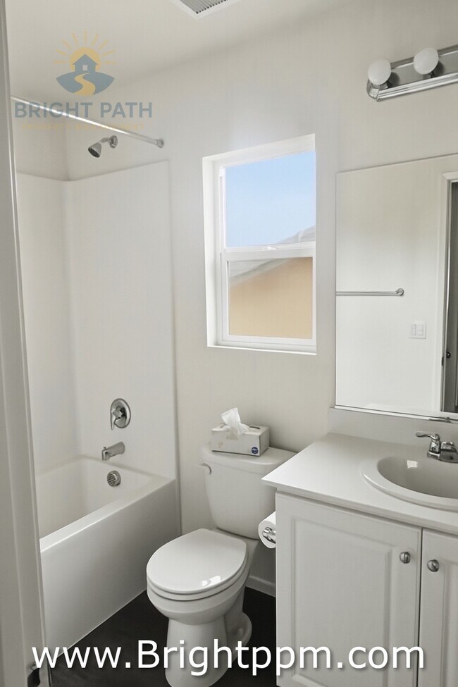 Building Photo - 67411 Rio Rosalia Dr