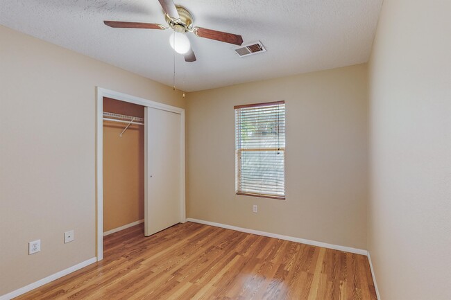 Building Photo - 10728 Hatch Dr NW