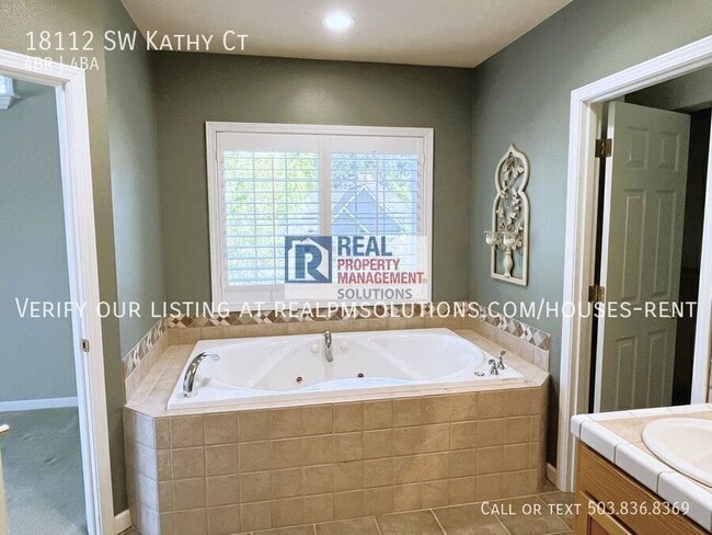 Building Photo - 18112 SW Kathy Ct