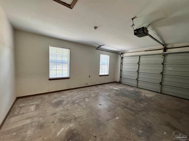 Building Photo - 4651 W Bushnell Rd