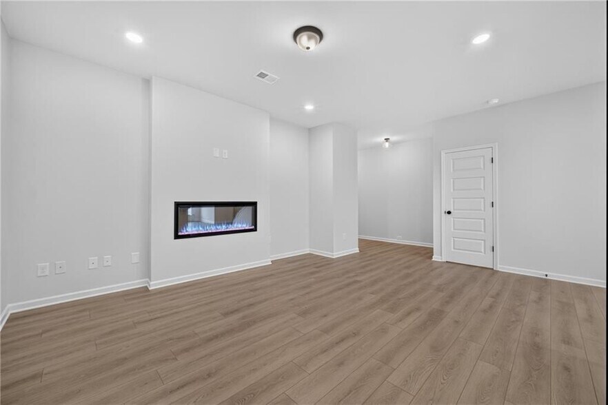 Building Photo - 58 Jacobs Farm Ln