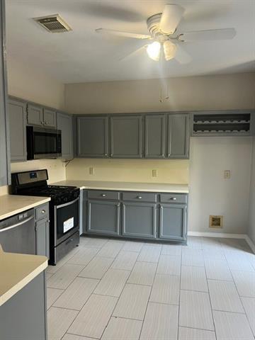 Building Photo - 8113 Azzura Dr