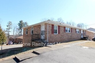 Building Photo - 1600 Paradise Hill Rd