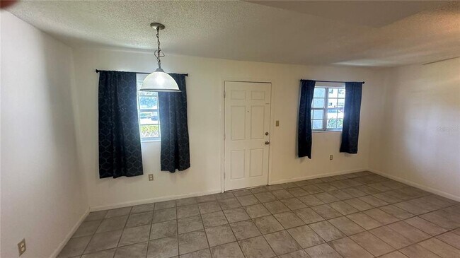 Building Photo - 4507 3rd St Cir W