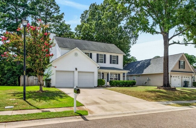Building Photo - Spacious Living in the Heart of Quail Hill