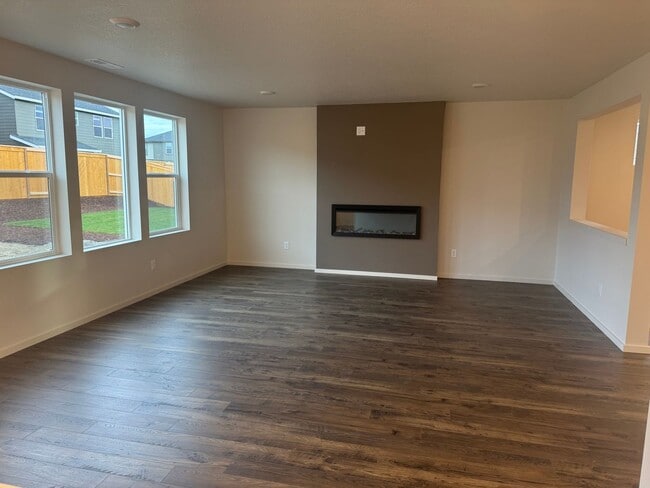 Building Photo - Beautiful 5 BD* 3 BA **NEW** CONSTRUCTION* Single Family Home Located In East Park Village Commun...