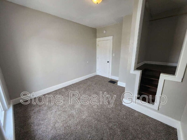 Building Photo - 1609 College Ave