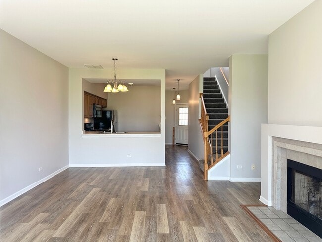 Building Photo - 179 Polaris Dr