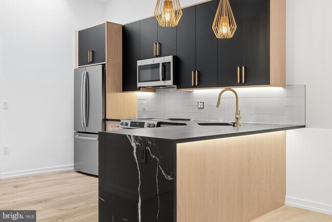 Building Photo - 203 S 13th St