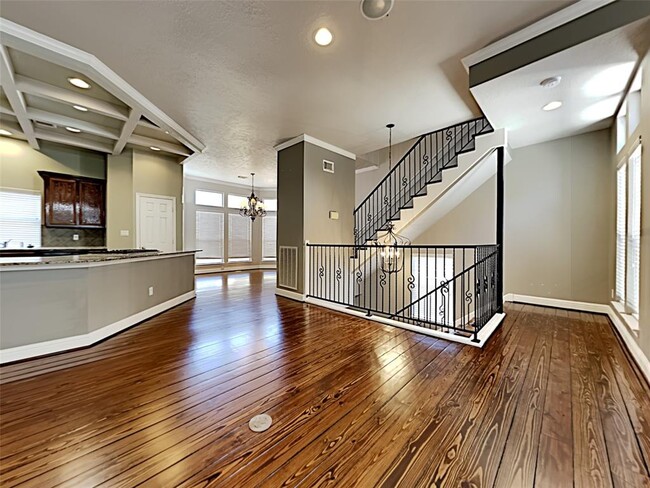 Building Photo - 1304 Dart St