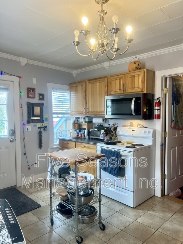 Building Photo - 65-67-67 Intervale Ave