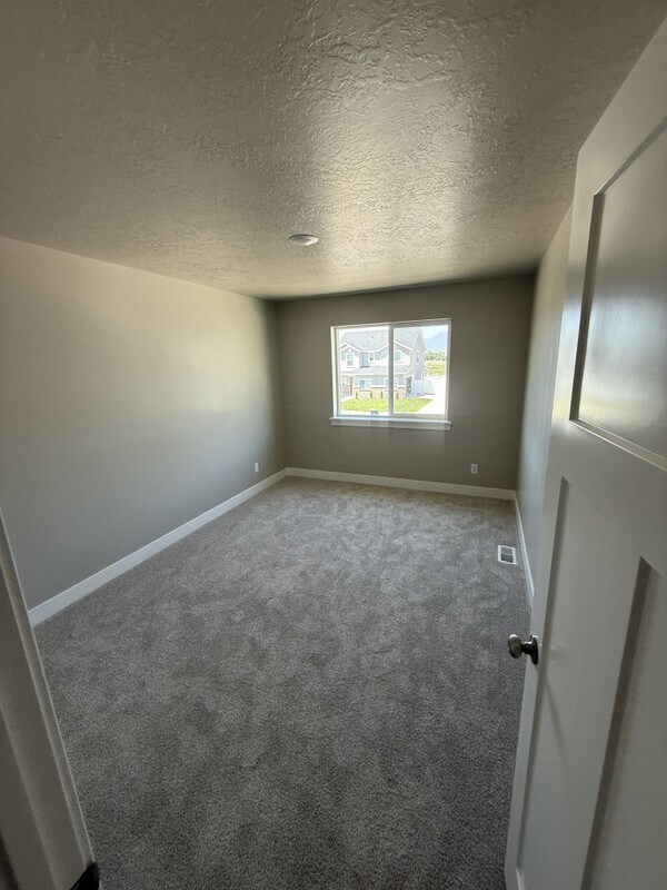 Building Photo - 1431 W 500 N